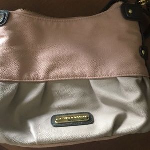 EUC Steve Madden cross the shoulder bag.